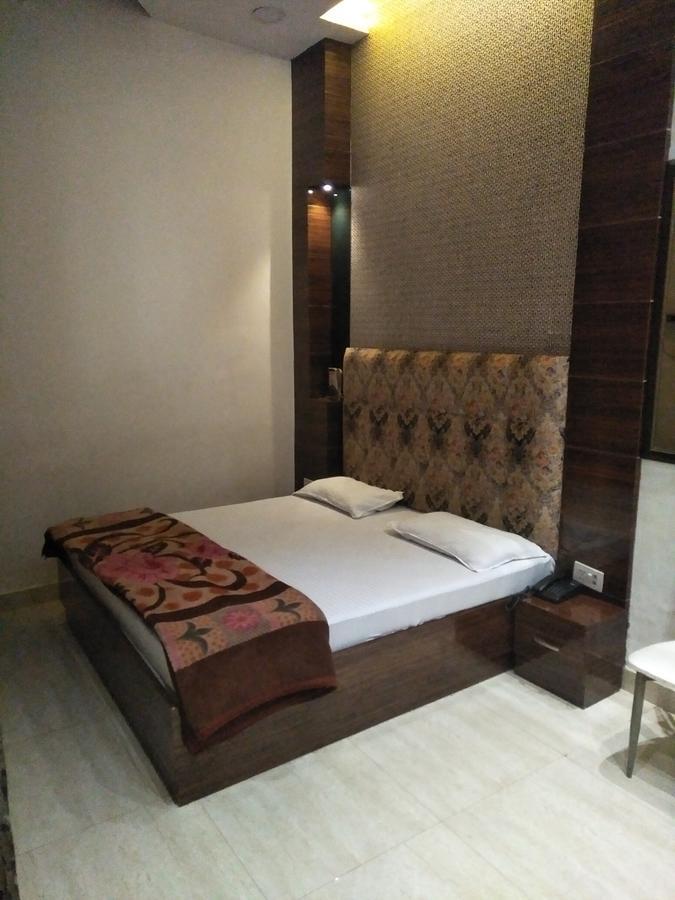 Hotel Brown Ludhiana Dış mekan fotoğraf